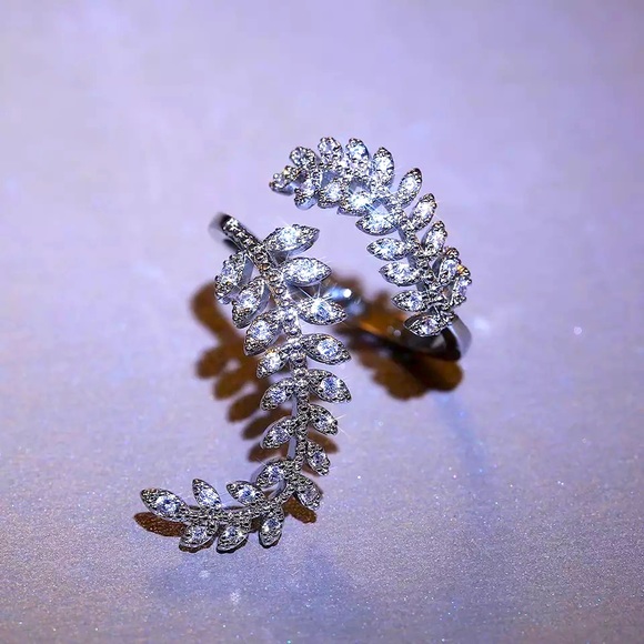 Gorgeous Leaf Adjustable Ring - S925 - Picture 3 of 4